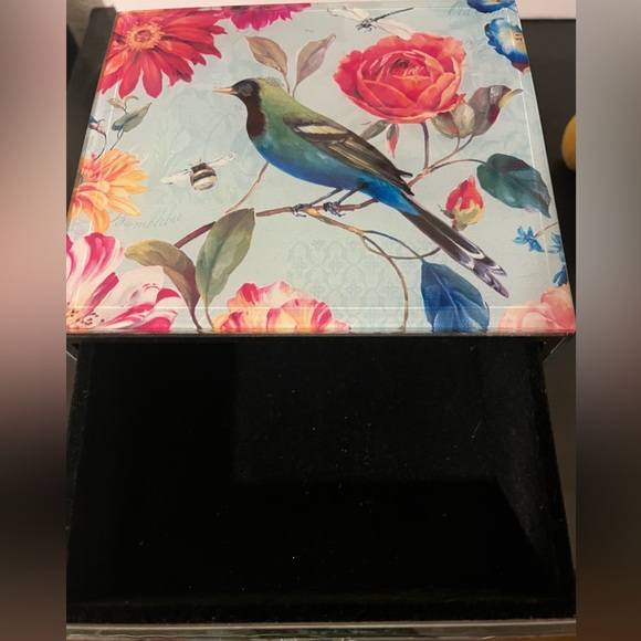 Floral and Bird Design Jewelry Box - Picture 4 of 4